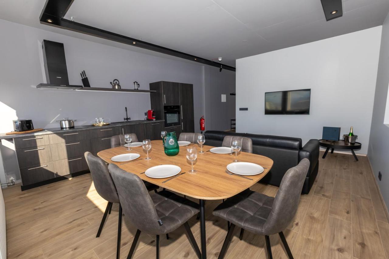Akureyri Lux Apartments With Hot Tub Access Exterior photo