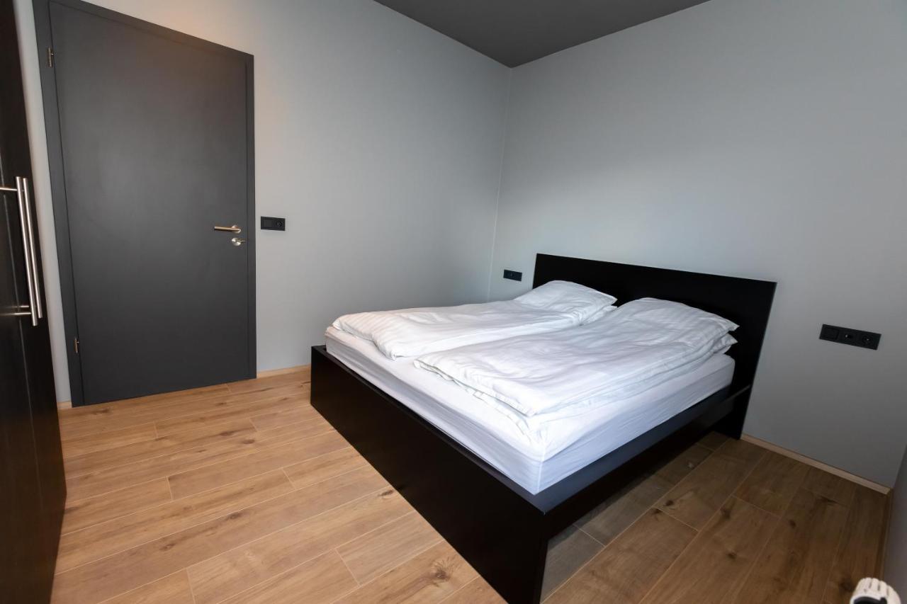Akureyri Lux Apartments With Hot Tub Access Exterior photo