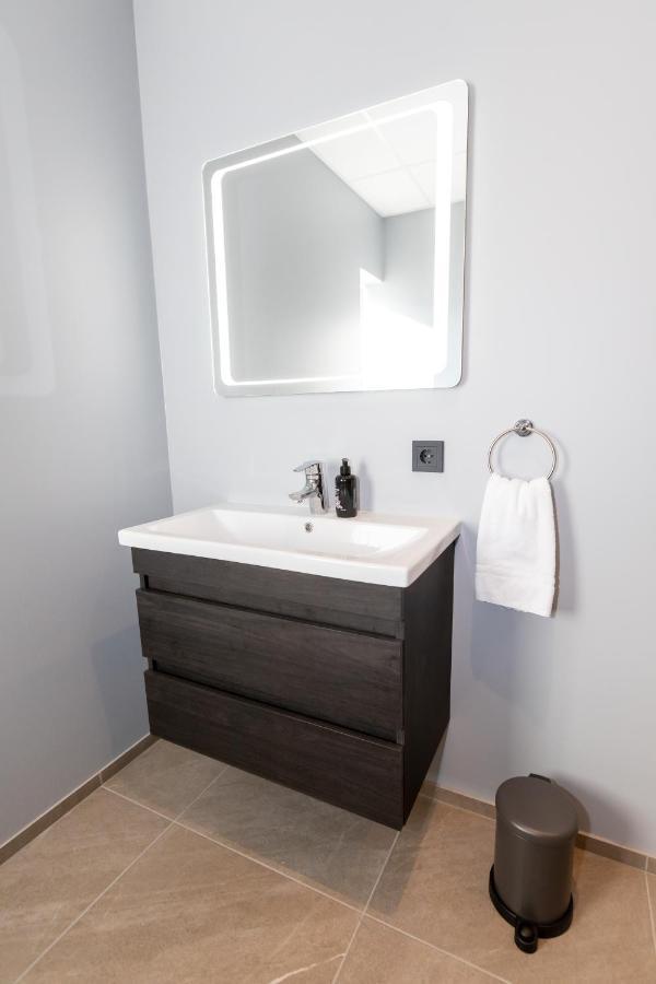 Akureyri Lux Apartments With Hot Tub Access Exterior photo