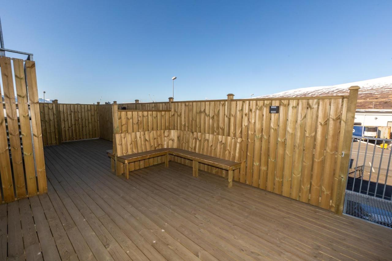 Akureyri Lux Apartments With Hot Tub Access Exterior photo
