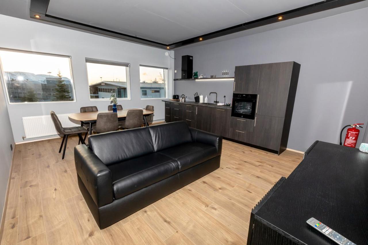 Akureyri Lux Apartments With Hot Tub Access Exterior photo